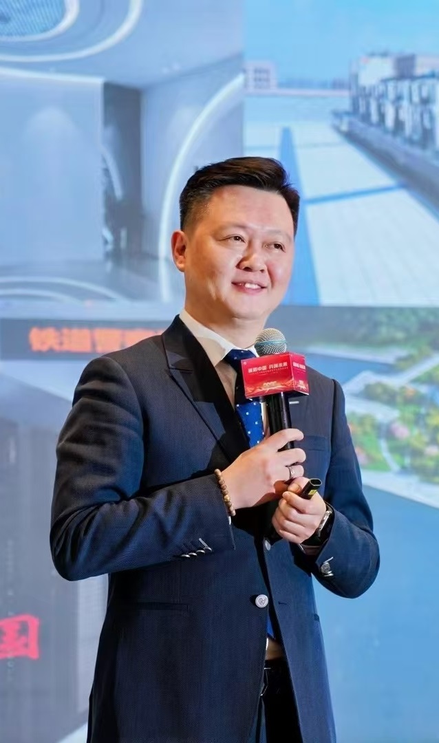 张善伟  河南省充电产业联盟副理事长  华为数字能源技术有限公司  河南公司总经理