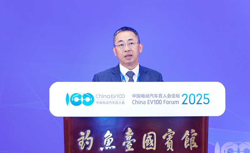 华为董事、华为数字能源总裁侯金龙发表主题演讲